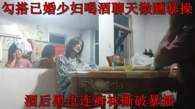 颜值不错的黑丝高跟小奶猫勾搭保安大哥激情啪啪全程露脸口交大鸡巴非常主动激情上位让大哥揉着骚奶子爆草